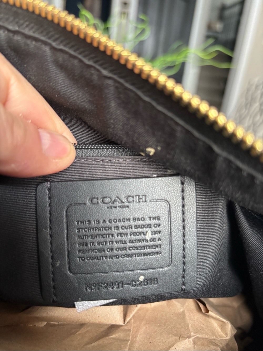 Coach C2818 Black Pebbled Leather Crossbody Shoulder Bag with Gold Hardware - Picture 8 of 8